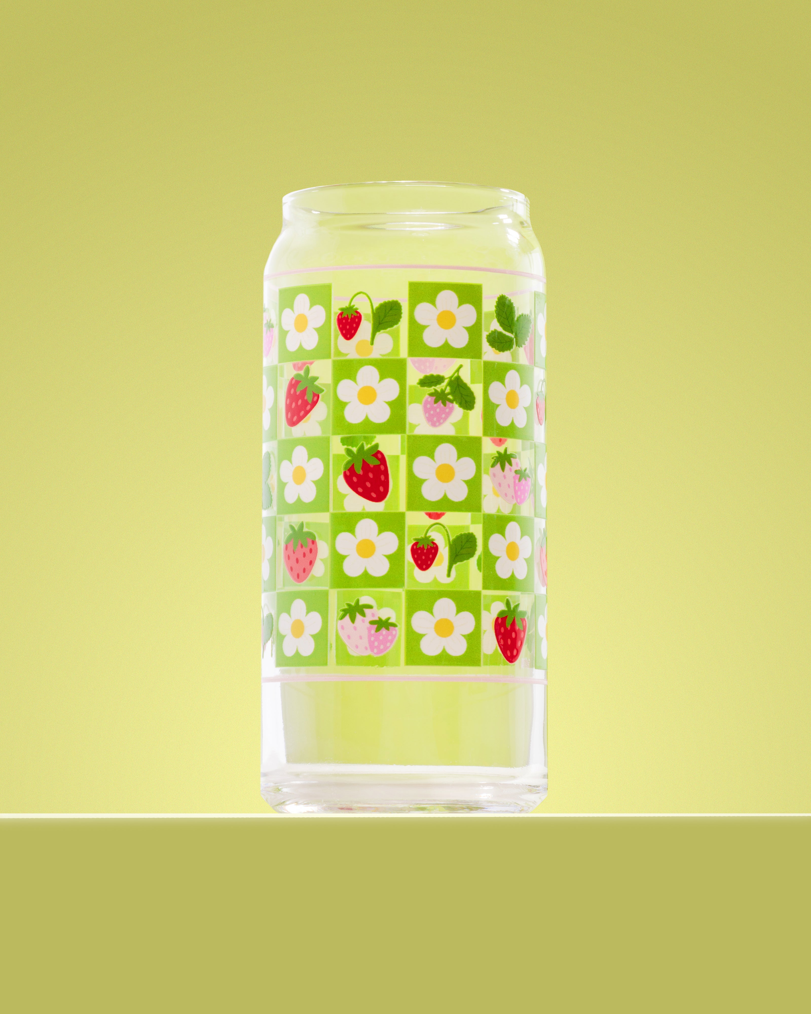 Checkered Strawberry Glass 20 oz