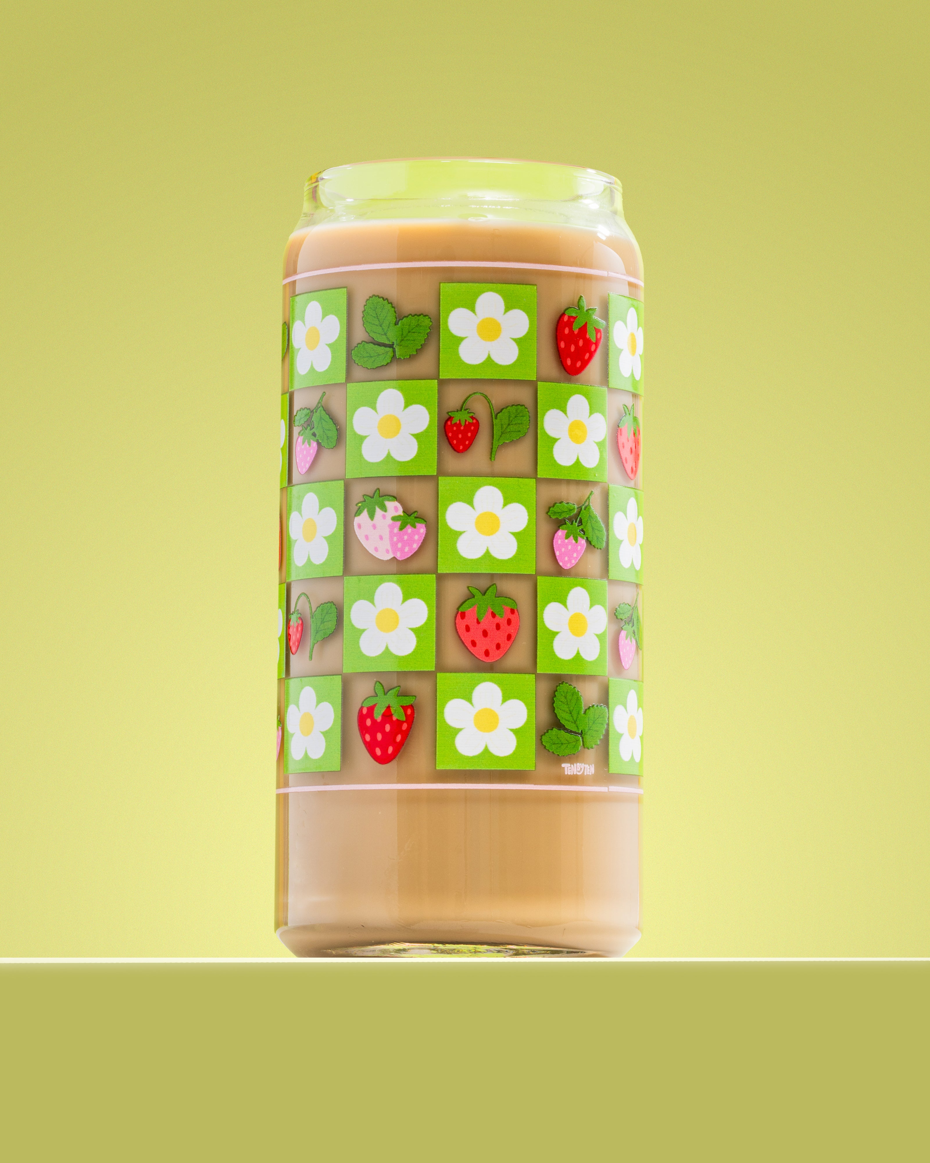 Checkered Strawberry Glass 20 oz