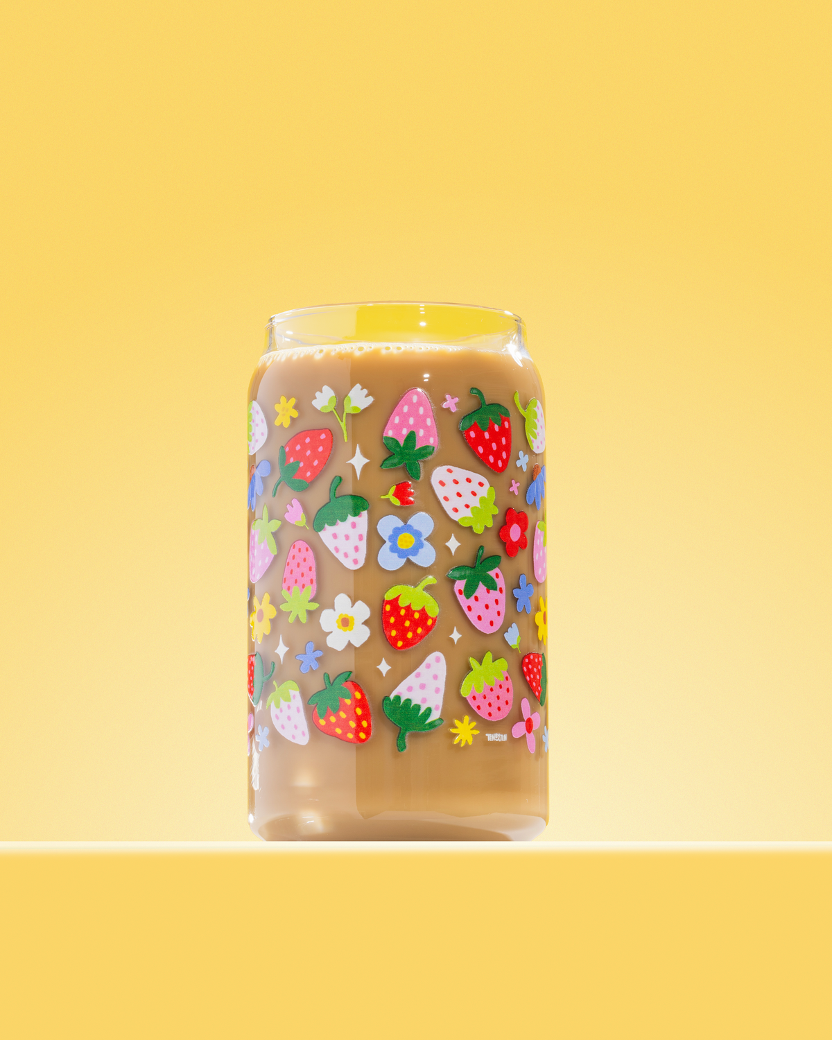 Acrylic Strawberry 16 oz